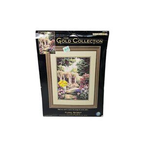 Dimensions Gold Collection Floral Retreat 35079 Half Cross Stitch Kit 11x15 2002